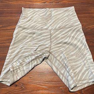 Lululemon align shorts size 6